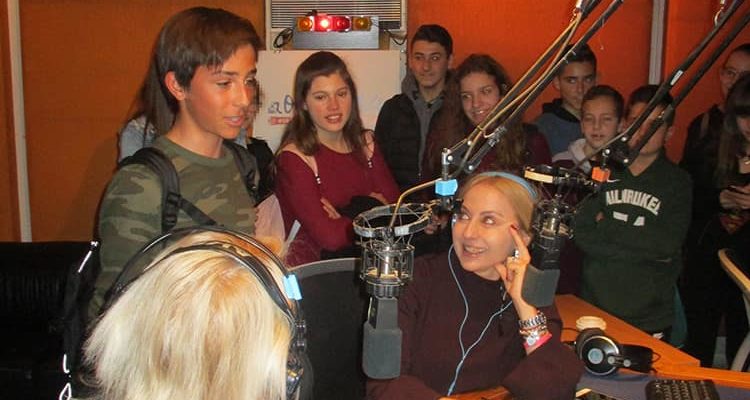 Οι μαθητές του Ομίλου Δημοσιογραφίας στον Ραδιοφωνικό Σταθμό «Αθήνα 9.84»