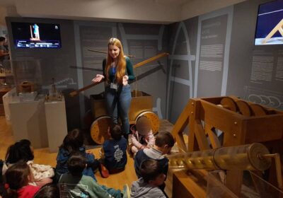 Οι μαθητές του Νηπιαγωγείου και του Προ-Νηπιαγωγείου στο Μουσείο Αρχαίας Ελληνικής Τεχνολογίας «Κώστα Κοτσανά»