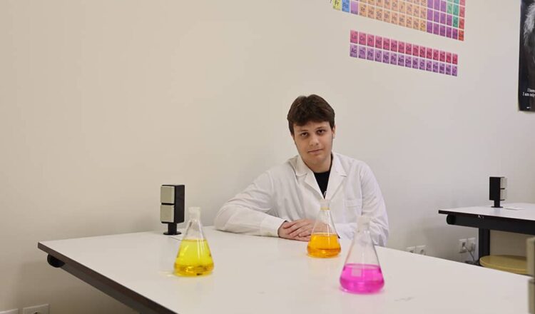 15η θέση μεταξύ των 100 στον 36ο Πανελλήνιο Μαθητικό Διαγωνισμό Χημείας για τον μαθητή της Γ΄ Λυκείου Διονύση Κανέλλη