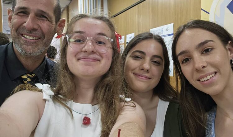 Βράβευση μαθητριών του Λυκείου από την Ελληνική Στατιστική Αρχή για την 5η θέση στον 8ο Πανελλήνιο Διαγωνισμό Στατιστικής