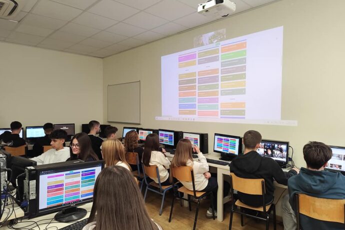 Παρουσίαση της διαδικτυακής πλατφόρμας Unifrog σε μαθητές του Προγράμματος GCE