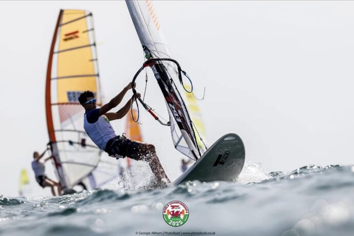 Χρυσό Μετάλλιο για τον μαθητή της Εκπαιδευτικής Αναγέννησης Ορέστη Βαλιάδη στο Πανελλήνιο Πρωτάθλημα Ιστιοσανίδας Techno 293