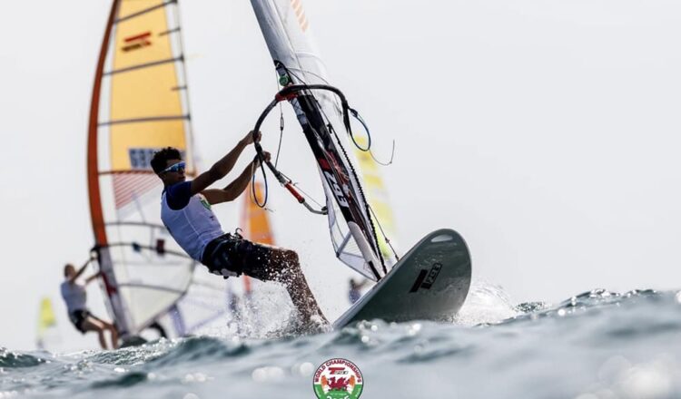 Χρυσό Μετάλλιο για τον μαθητή της Εκπαιδευτικής Αναγέννησης Ορέστη Βαλιάδη στο Πανελλήνιο Πρωτάθλημα Ιστιοσανίδας Techno 293