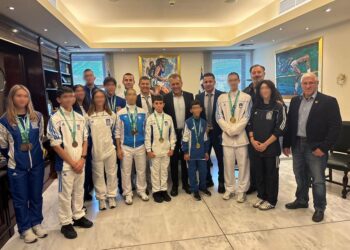 Μαθητής της Εκπαιδευτικής Αναγέννησης, ο Λάμπης Παυλόπουλος, τιμήθηκε από τον Υφυπουργό Αθλητισμού μαζί με την Εθνική Ομάδα Kung Fu