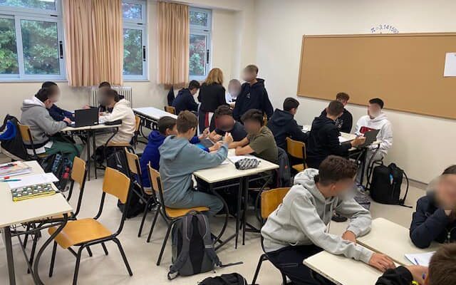 Η γλώσσα και το ύφος στην πράξη: Δημιουργία κειμένων από τους μαθητές της Γ’ Γυμνασίου