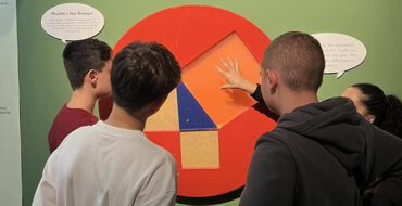 Μια Πολιτιστική και Εκπαιδευτική Εμπειρία: Β΄ Γυμνασίου στον «Ελληνικό Κόσμο»