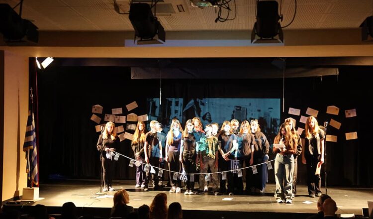 «Ο Πόλεμος ως Προσωπικό Βίωμα» – Γιορτή για την Εθνική Επέτειο της 28ης Οκτωβρίου από τη Β΄ Γυμνασίου