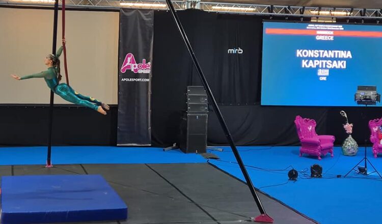 Η Νάντια Καπιτσάκη από την Εκπαιδευτική Αναγέννηση διακρίνεται στην παγκόσμια σκηνή της Aerial Gymnastics