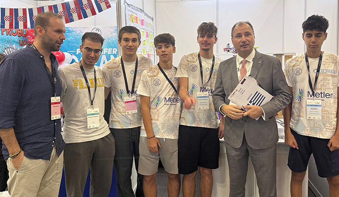 Αξιέπαινη και Δυναμική Παρουσία της Μαθητικής Ομάδας “Minders” της Εκπαιδευτικής Αναγέννησης στην Ολυμπιάδα Εκπαιδευτικής Ρομποτικής στη Σιγκαπούρη