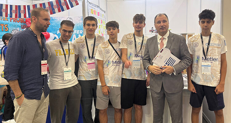 Αξιέπαινη και Δυναμική Παρουσία της Μαθητικής Ομάδας “Minders” της Εκπαιδευτικής Αναγέννησης στην Ολυμπιάδα Εκπαιδευτικής Ρομποτικής στη Σιγκαπούρη