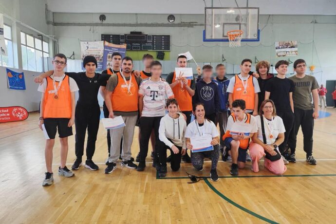 Οι μαθητές της Εκπαιδευτικής Αναγέννησης στο 1ο Σχολικό Τουρνουά Unified Καλαθοσφαίρισης