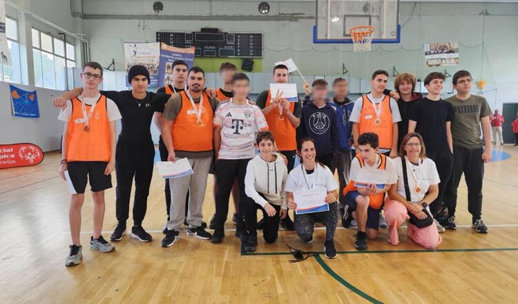 Οι μαθητές της Εκπαιδευτικής Αναγέννησης στο 1ο Σχολικό Τουρνουά Unified Καλαθοσφαίρισης