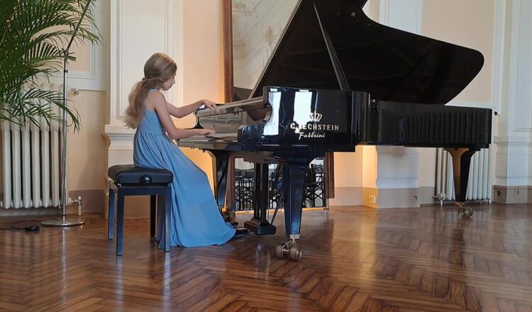 Η Πορεία Αριστείας της Μάγιας Χατζηκωνσταντίνου στο Πιάνο