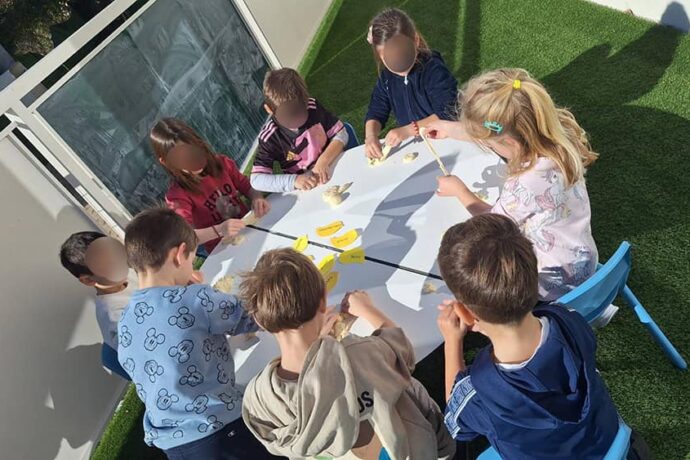 Δημιουργικές Ομάδες στο Νηπιαγωγείο μας: Ζυμαράκια και Ομαδική Συνεργασία!