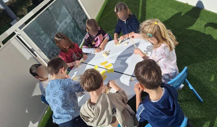 Δημιουργικές Ομάδες στο Νηπιαγωγείο μας: Ζυμαράκια και Ομαδική Συνεργασία!