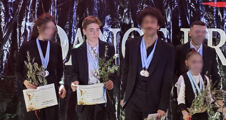 Παγκόσμια Διάκριση στον 3ο Παγκόσμιο Διαγωνισμό Χορoύ Ζεϊμπέκικου για τον μαθητή της ΣΤ΄ Δημοτικού Κωνσταντίνο Δουρούκη