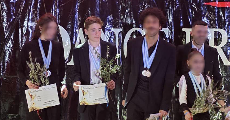 Παγκόσμια Διάκριση στον 3ο Παγκόσμιο Διαγωνισμό Χορoύ Ζεϊμπέκικου για τον μαθητή της ΣΤ΄ Δημοτικού Κωνσταντίνο Δουρούκη