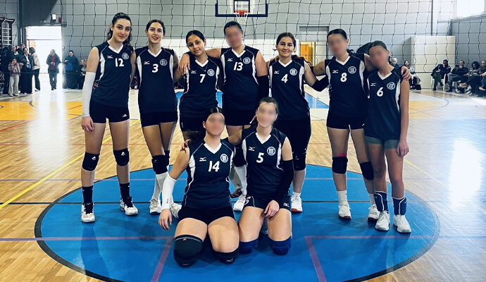 Δυναμική πρεμιέρα για την Ομάδα Βόλεϊ Κοριτσιών του Γυμνασίου μας στους ΑΣΙΣ