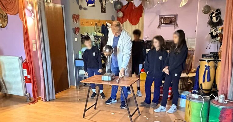 «Ανακαλύπτοντας τον Ηλεκτρομαγνητισμό» – Εκπαιδευτική Επίσκεψη της ΣΤ΄ Δημοτικού στο Πειραματίξ