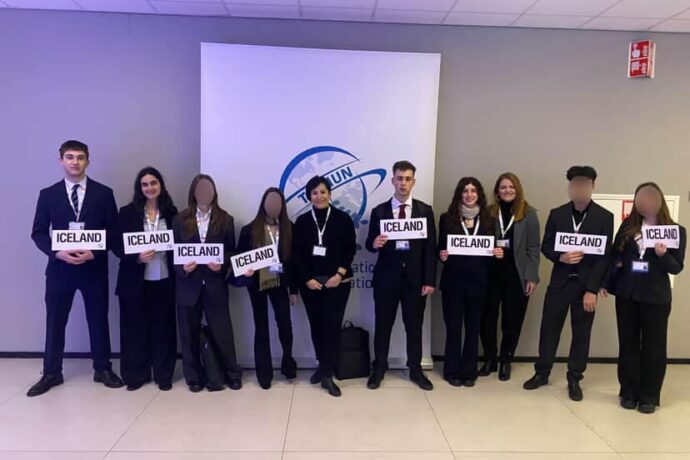 Δυναμική Παρουσία της Εκπαιδευτικής Αναγέννησης στο Παγκόσμιο Βήμα του THIMUN στη Χάγη