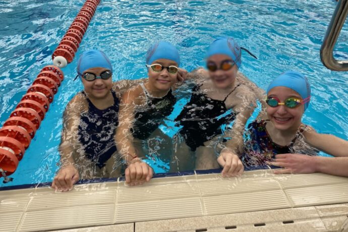 Χρυσό και Χάλκινο μετάλλιο για το Δημοτικό της Εκπαιδευτικής Αναγέννησης στους Αγώνες Κολύμβησης ΑΣΙΣ