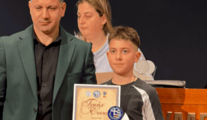 Βράβευση του μαθητή της Εκπαιδευτικής Αναγέννησης Λάμπη Παυλόπουλου από την Ελληνική Ομοσπονδία Wushu Kung Fu