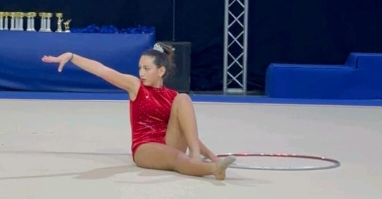 Σημαντική διεθνής διάκριση για τη μαθήτρια της ΣΤ΄ Δημοτικού Σόφη Δροσοπούλου στη ρυθμική γυμναστική