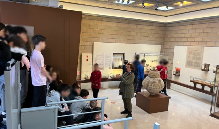 Εκπαιδευτική επίσκεψη της α΄ Γυμνασίου στο Αρχαιολογικό Μουσείο Θήβας