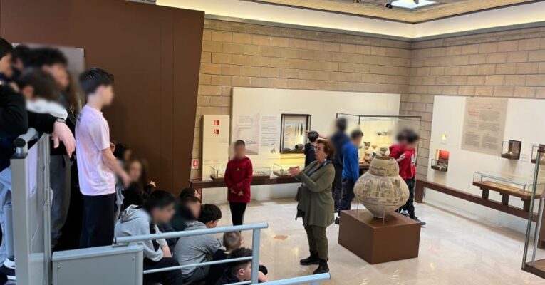 Εκπαιδευτική επίσκεψη της α΄ Γυμνασίου στο Αρχαιολογικό Μουσείο Θήβας