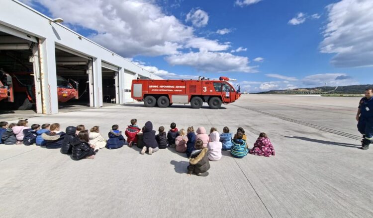 Εκπαιδευτική Εκδρομή του Νηπιαγωγείου μας στον Πυροσβεστικό Σταθμό του Αεροδρομίου