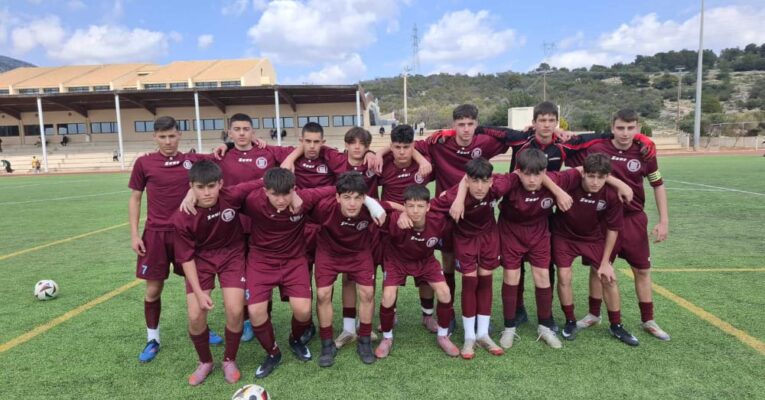 Ιστορική πρόκριση για την Oμάδα Ποδοσφαίρου του Γυμνασίου της Εκπαιδευτικής Αναγέννησης στα Ημιτελικά του Πρωταθλήματος ΑΣΙΣ Ποδοσφαίρου