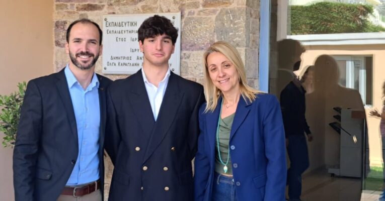 6η θέση και πρόκριση στην Εθνική Ολυμπιακή Ομάδα Οικονομικών για μαθητή της Γ΄ Λυκείου Θεόφιλο Χριστοδούλου