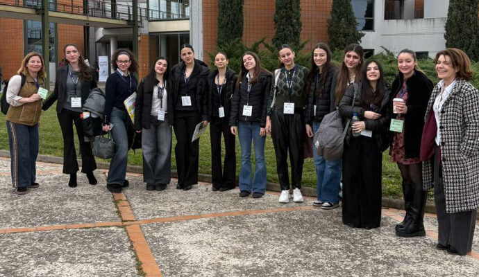 Εξαιρετικές επιτυχίες για την ομάδα Ελληνικής Ρητορικής Γυμνασίου – Λυκείου στους Πανελλήνιους Αγώνες Ελληνικής Ρητορικής Τέχνης