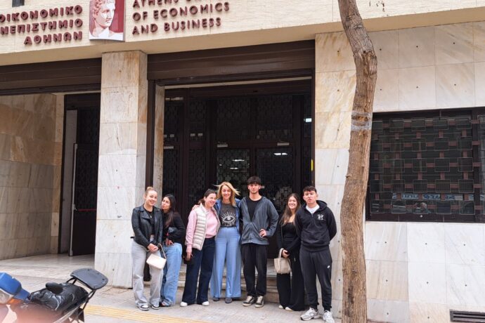 Μαθητές της Εκπαιδευτικής Αναγέννησης στον τελικό του Διαγωνισμού Οικονομικών «ΕΡΜΗΣ»