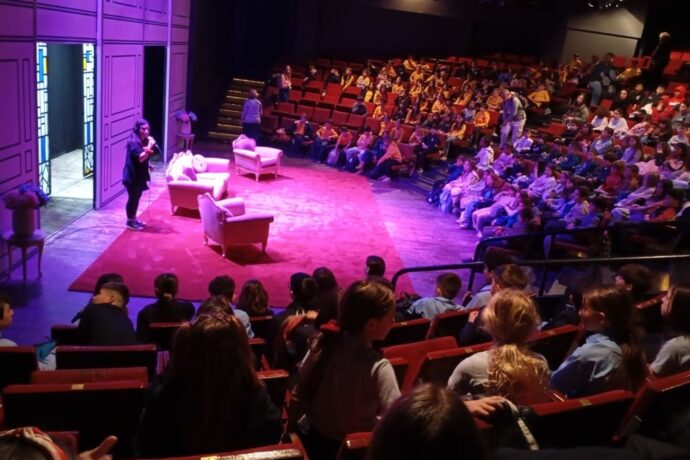 Θεατρική εμπειρία στο μάθημα των Γαλλικών με τον «Φιλάργυρο» του Μολιέρου