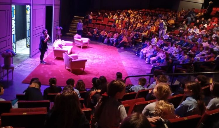 Θεατρική εμπειρία στο μάθημα των Γαλλικών με τον «Φιλάργυρο» του Μολιέρου