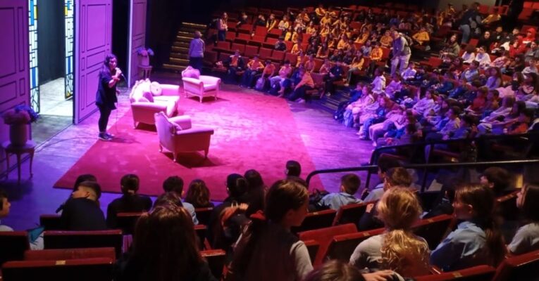 Θεατρική εμπειρία στο μάθημα των Γαλλικών με τον «Φιλάργυρο» του Μολιέρου