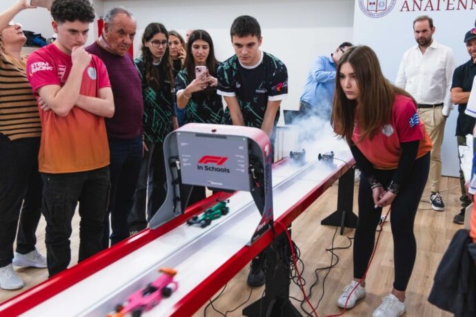 Στους Παγκόσμιους Τελικούς STEM Racing 2026 η ομάδα της Εκπαιδευτικής Αναγέννησης