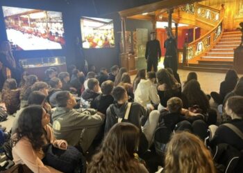 Ένα ταξίδι στην ιστορία του Τιτανικού: Οι μαθητές της Α΄ Λυκείου σε μια καθηλωτική διαδραστική εμπειρία
